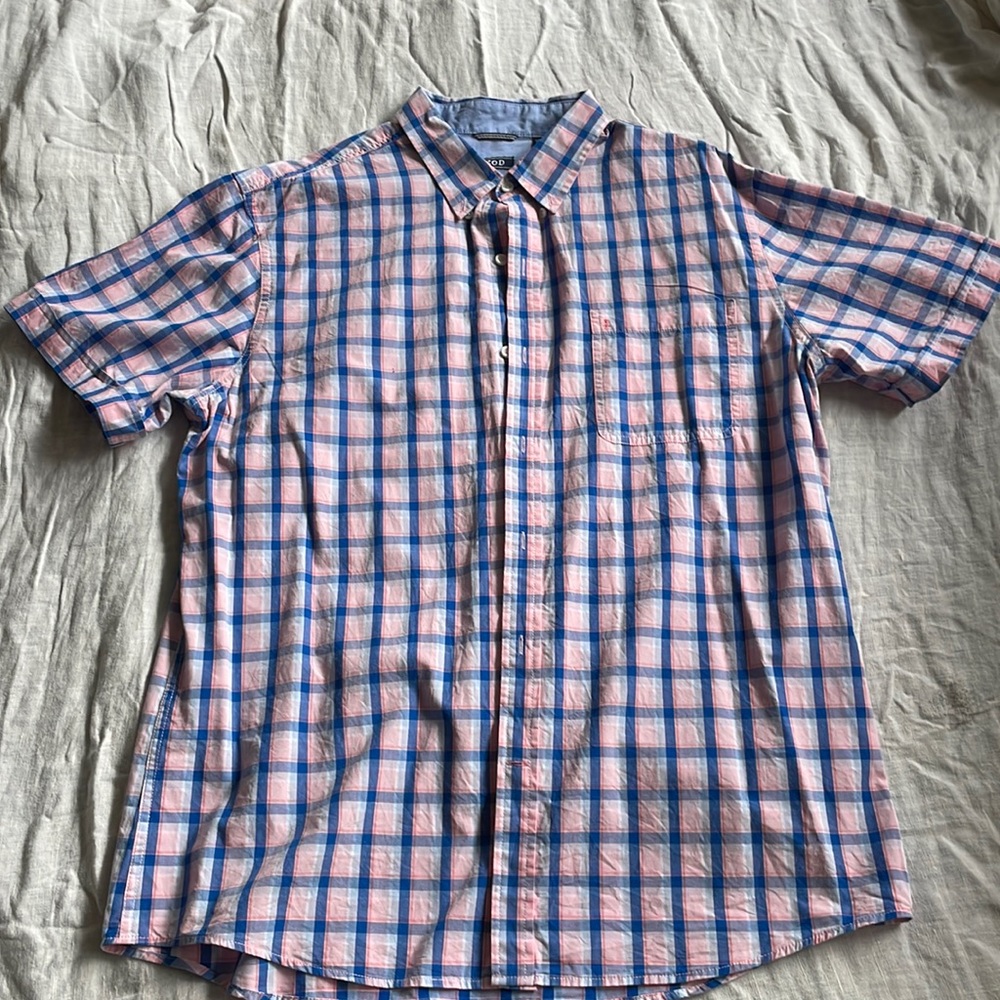 Men’s IZOD XL shirt in excellent condition